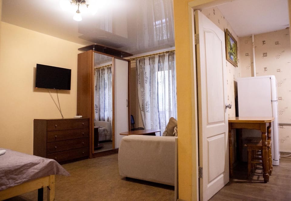 Photo of the whole room, wardrobe