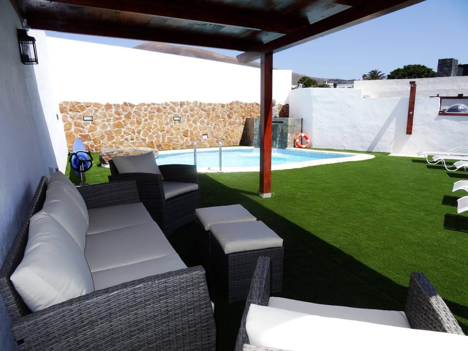 Garden, Balcony/Terrace, Swimming pool