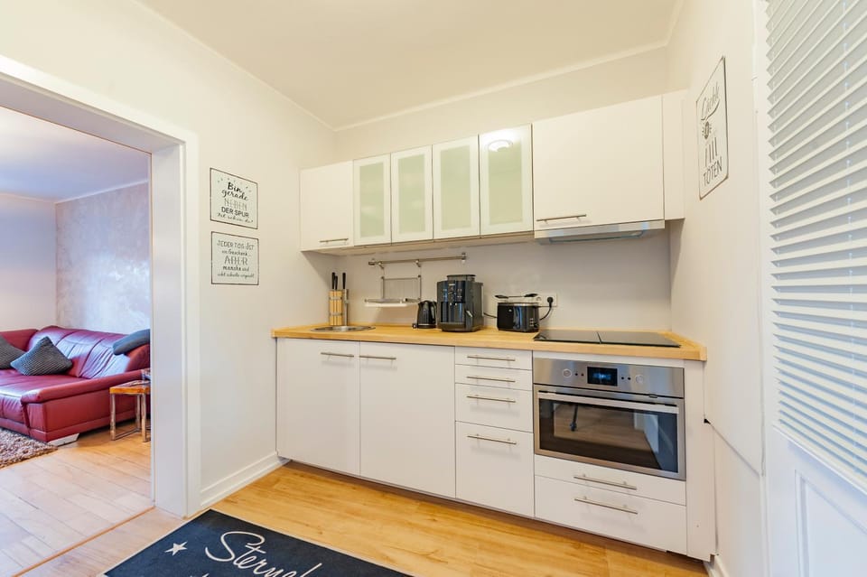 Coffee/tea facilities, Kitchen or kitchenette