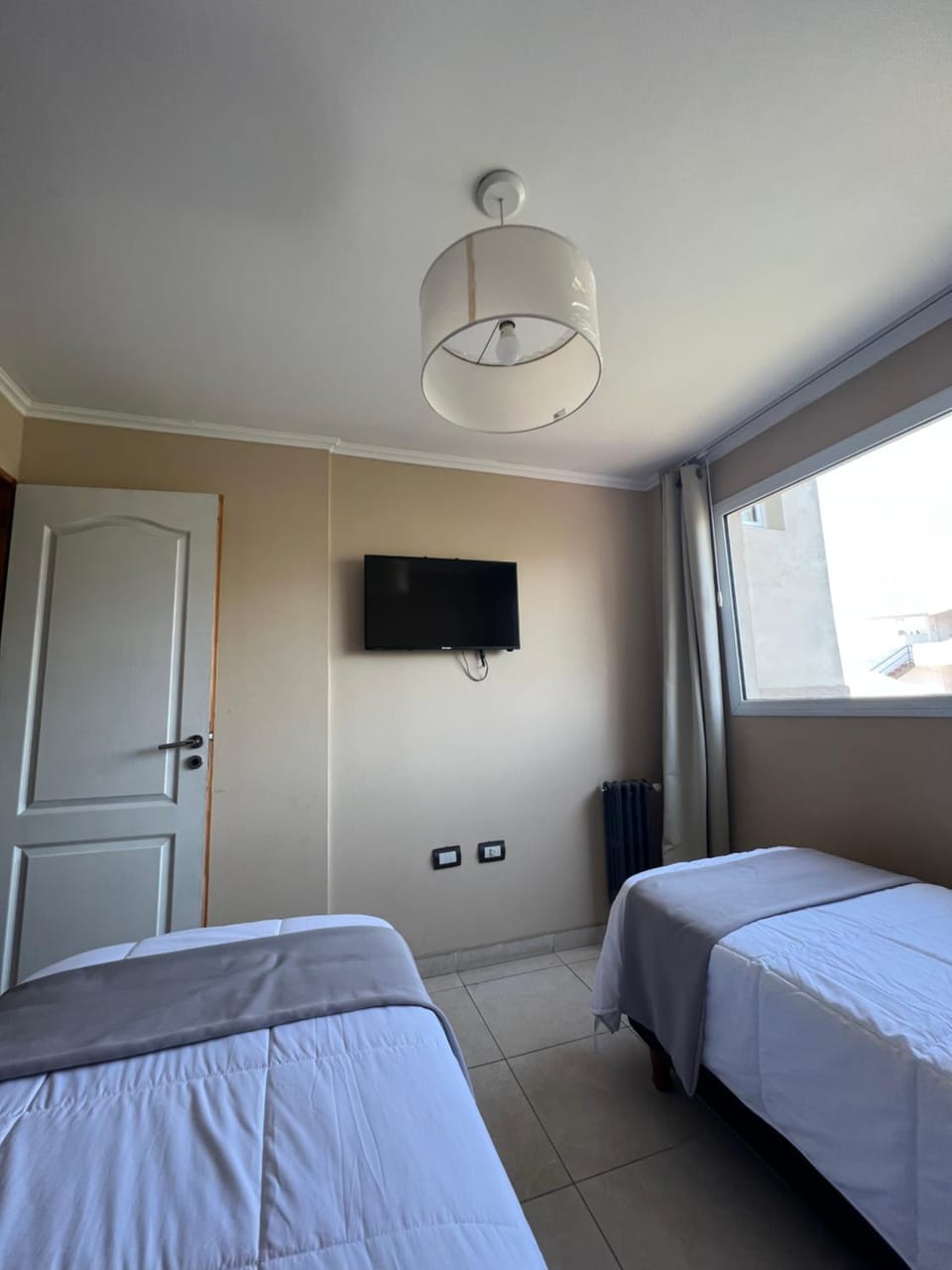 Bed, TV and multimedia, Photo of the whole room, Bedroom, internet