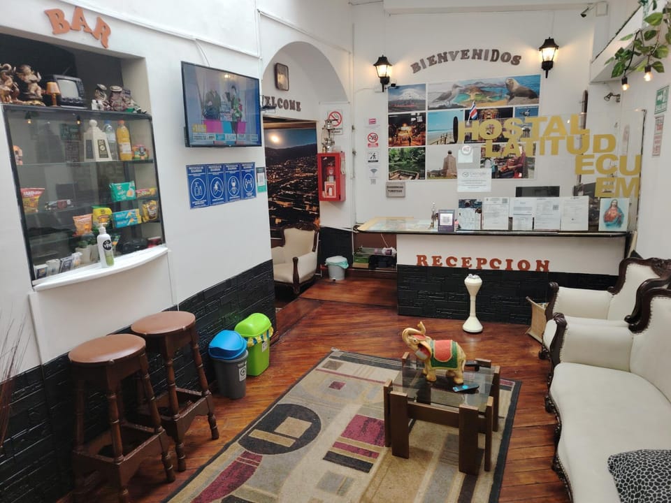 Hostal Latitud Ecuem Bed and Breakfast in Quito