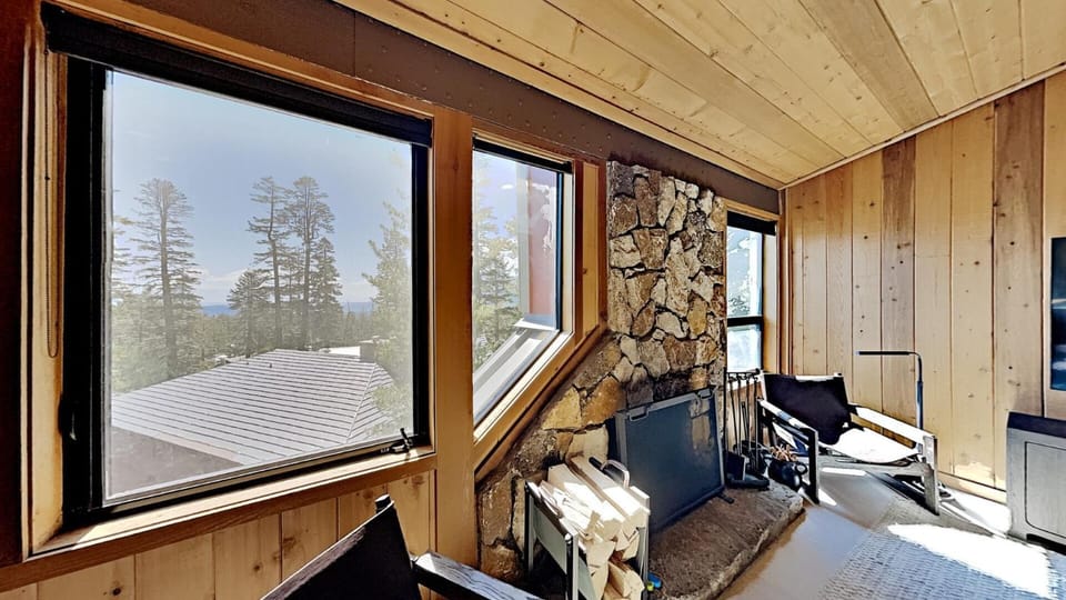 Beautifully remodeled 3 Bedroom Condo Great For Friends and Family! Unit 633 at 1849 Apartment in Mammoth Lakes