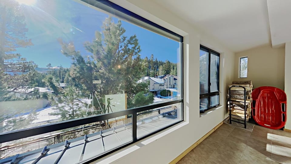 Retro 3 Bed 3 Bath Condo with Mountain View! Steps to Canyon Lodge! Unit 210 at 1849 Apartment in Mammoth Lakes