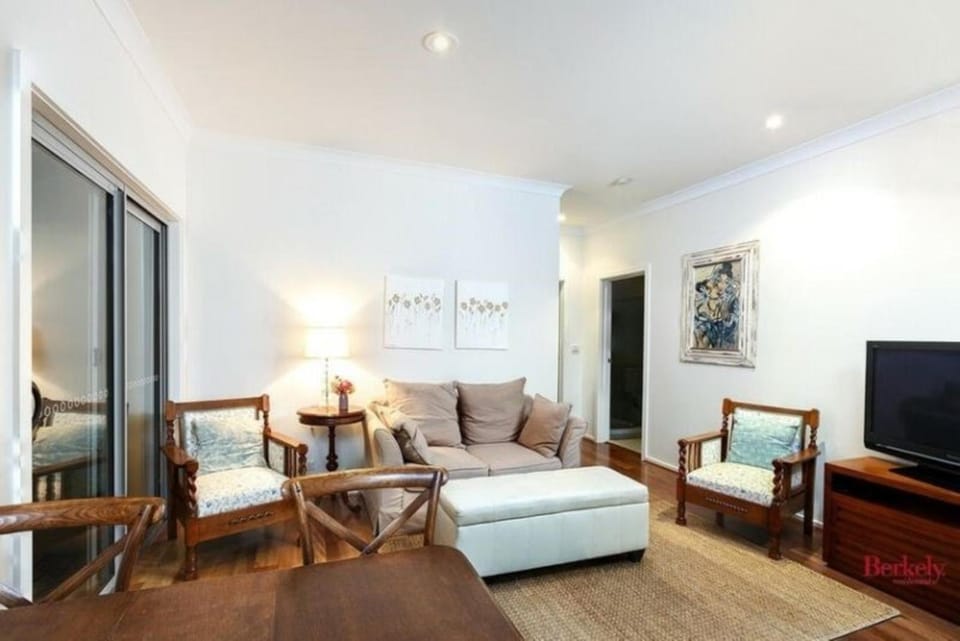 Flat in heart of Griffith House in Canberra