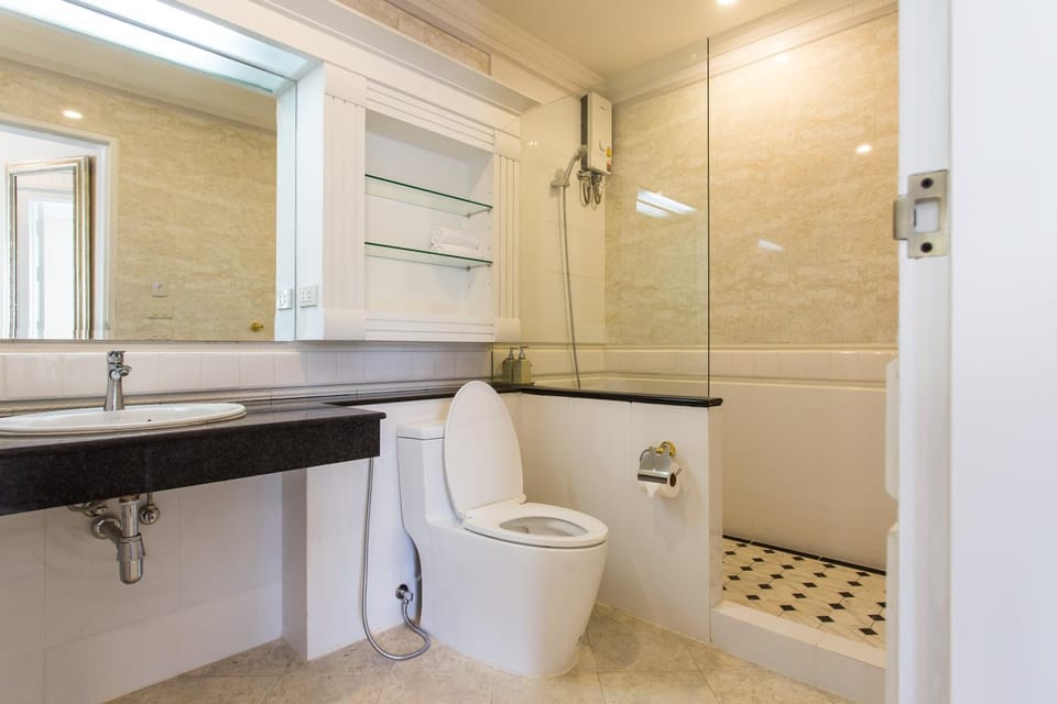 Toilet, Bathroom