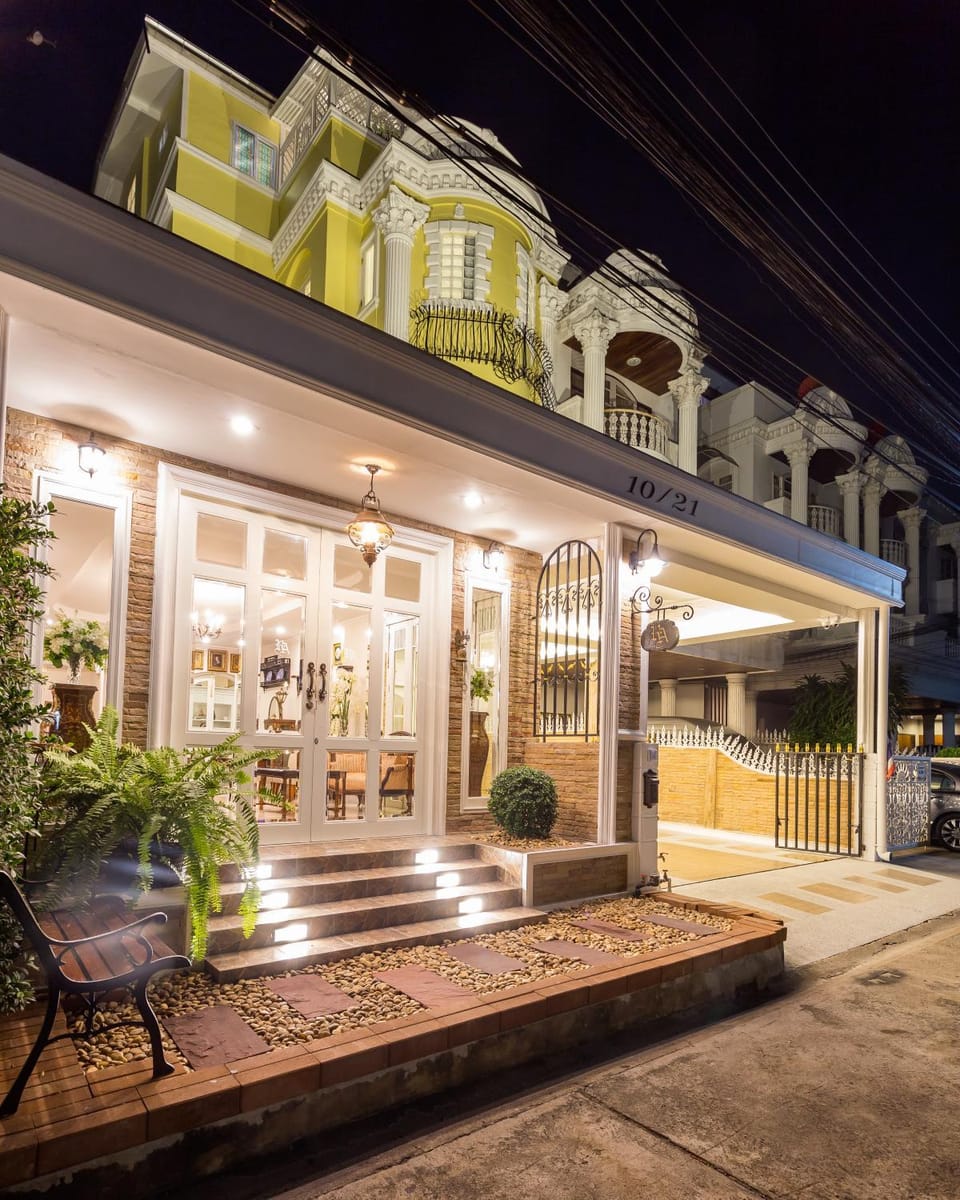 Facade/entrance, Night