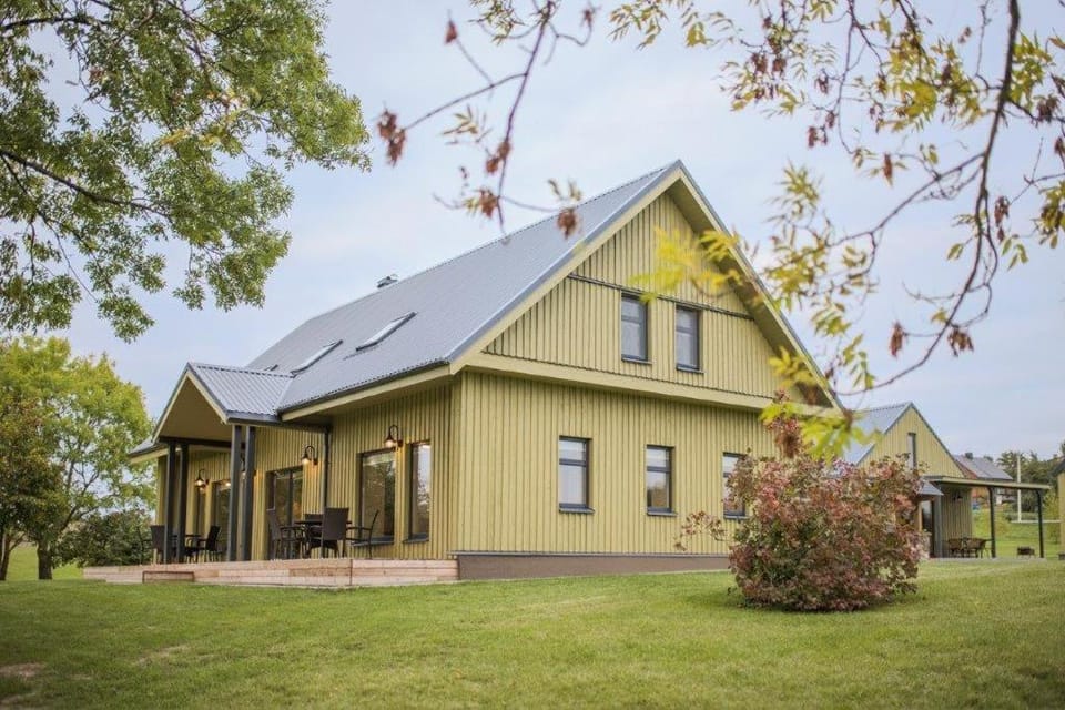 Property building, Garden, Balcony/Terrace