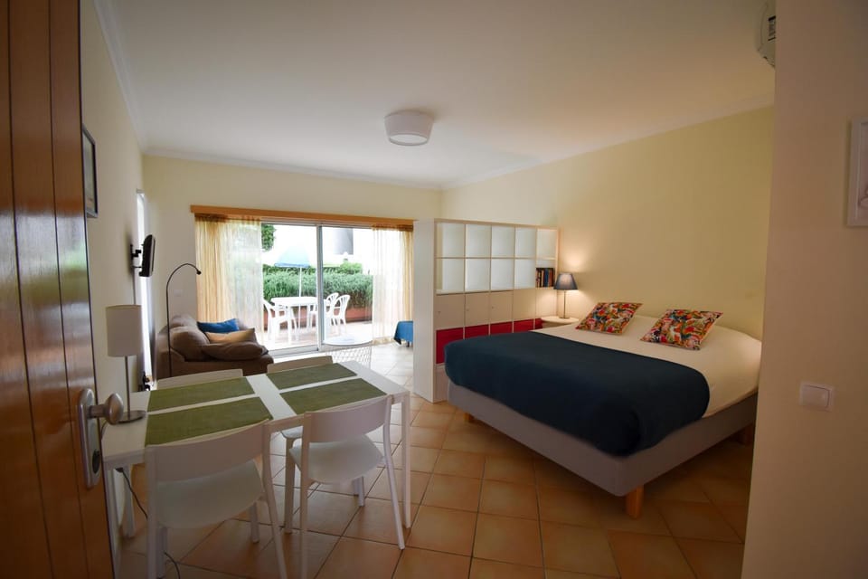 Living room, Dining area, Bedroom