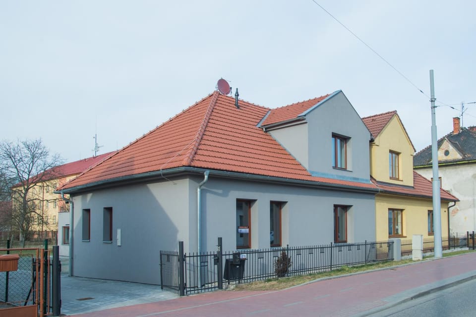 Facade/entrance
