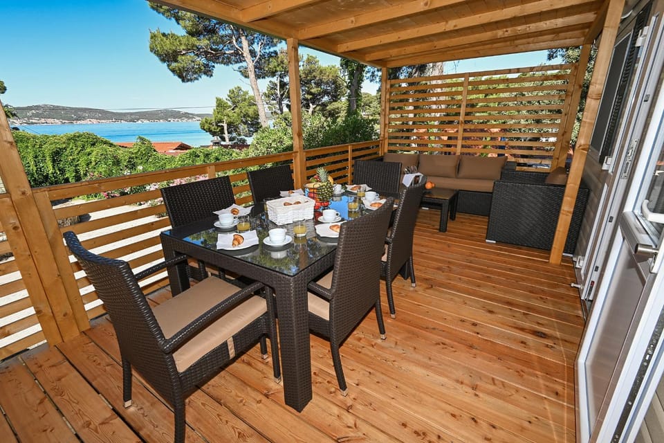 View (from property/room), Balcony/Terrace, Seating area