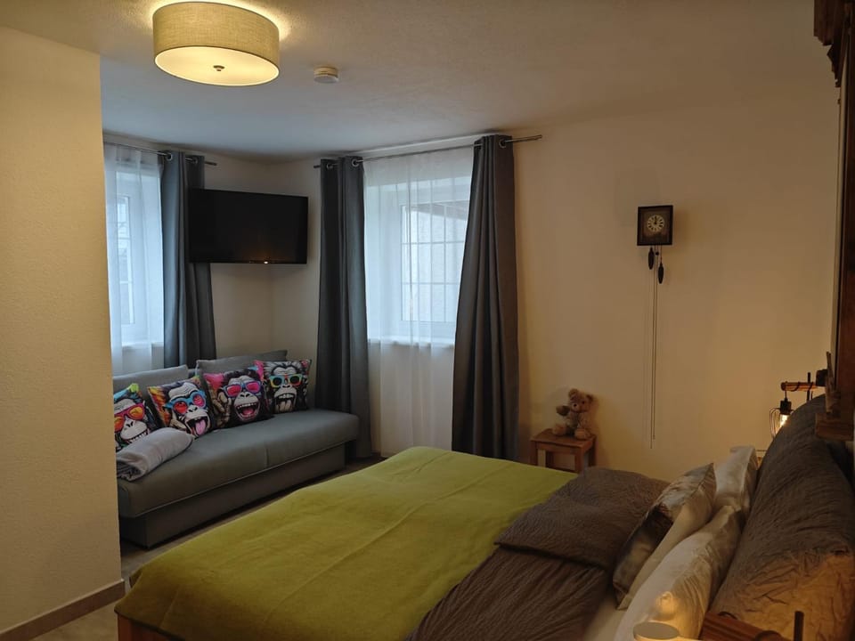 Bed, Photo of the whole room, Bedroom