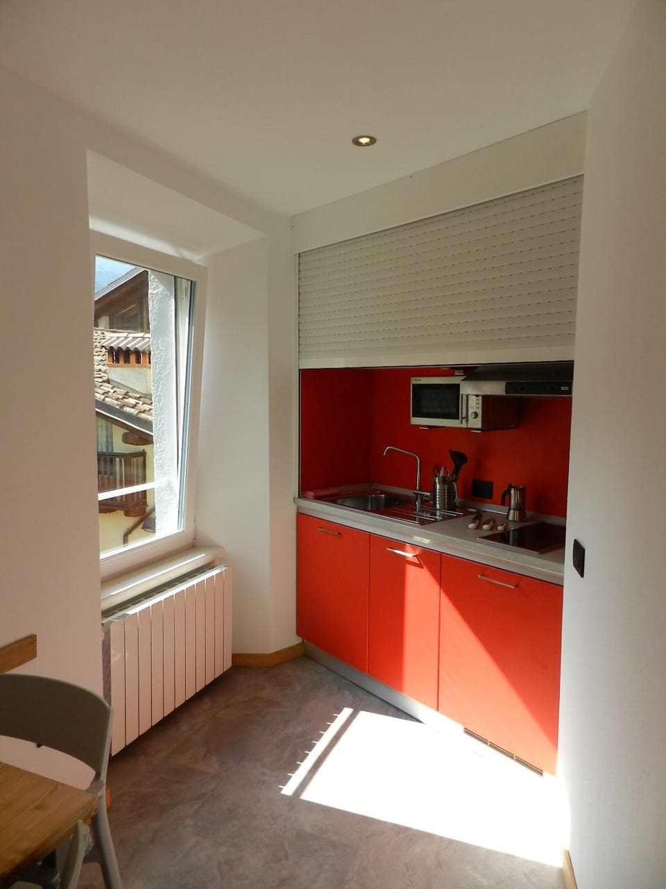 Photo of the whole room, Decorative detail, Dining area