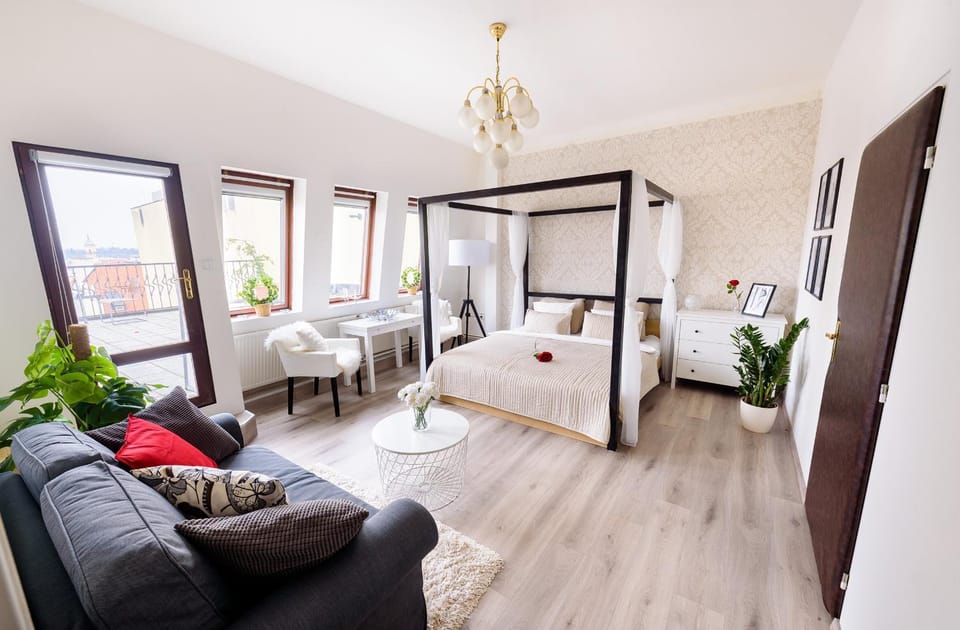 Bed, Living room, Seating area, Bedroom