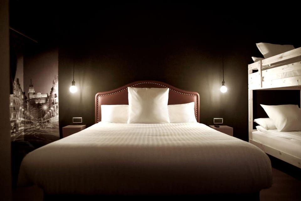 Woohoo Suites Madrid Bed and Breakfast in Centro