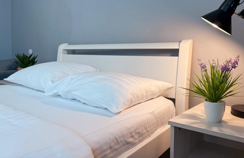 Bed, Photo of the whole room, Decorative detail, Bedroom