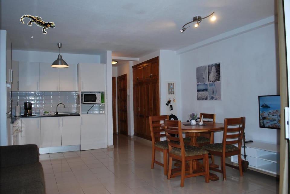 Kitchen or kitchenette, Living room, Dining area