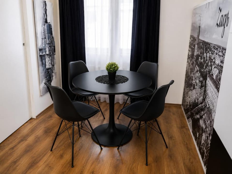 Octagon Main Square Apartment Apartment in City of Zagreb