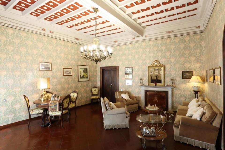 Living room, Photo of the whole room, On site