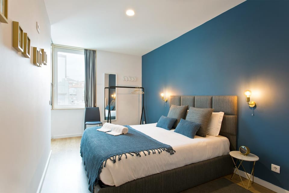 Bed, Photo of the whole room, wardrobe