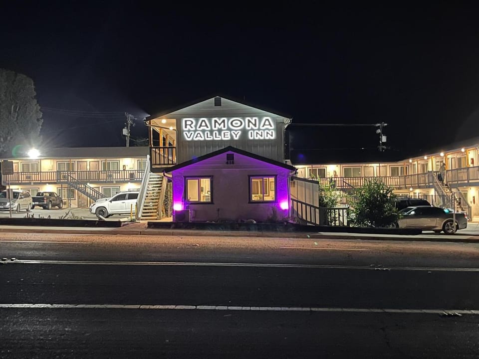 Property building, Night, Property logo or sign, Property logo or sign, Logo/Certificate/Sign, Logo/Certificate/Sign, Logo/Certificate/Sign