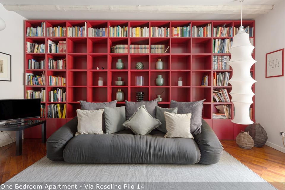 Library, TV and multimedia, Living room, Seating area, Evening entertainment