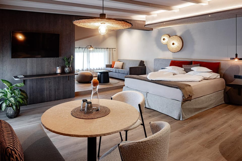 Living room, Bedroom