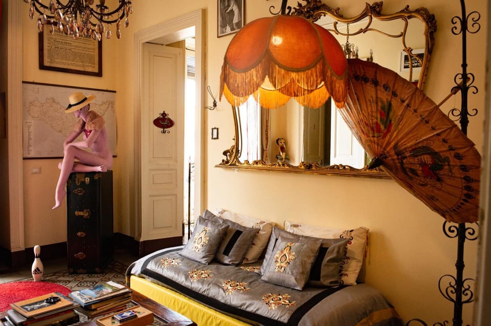 Living room, Seating area