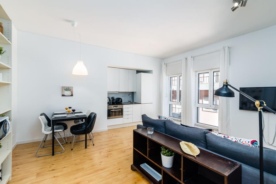 TV and multimedia, Kitchen or kitchenette, Living room, Dining area