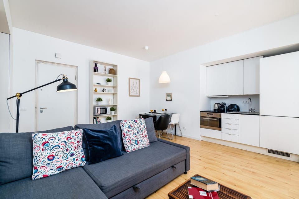 Kitchen or kitchenette, Living room, stove