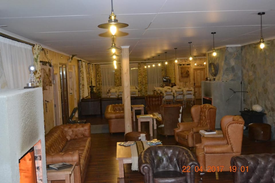 Restaurant/places to eat, Lounge or bar, Banquet/Function facilities, Seating area