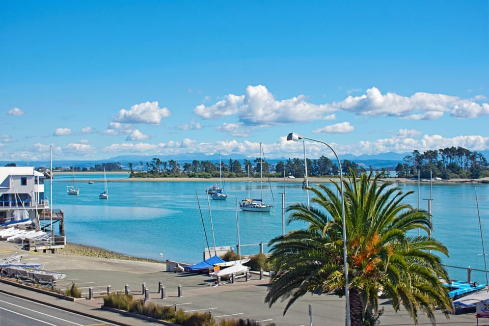 Waterfront Escape Apartment in Nelson