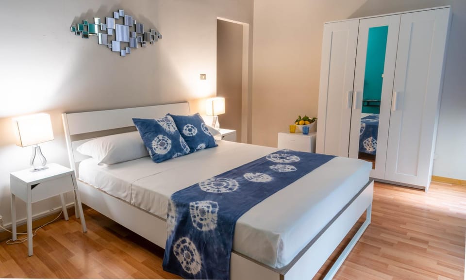 Bed, Photo of the whole room