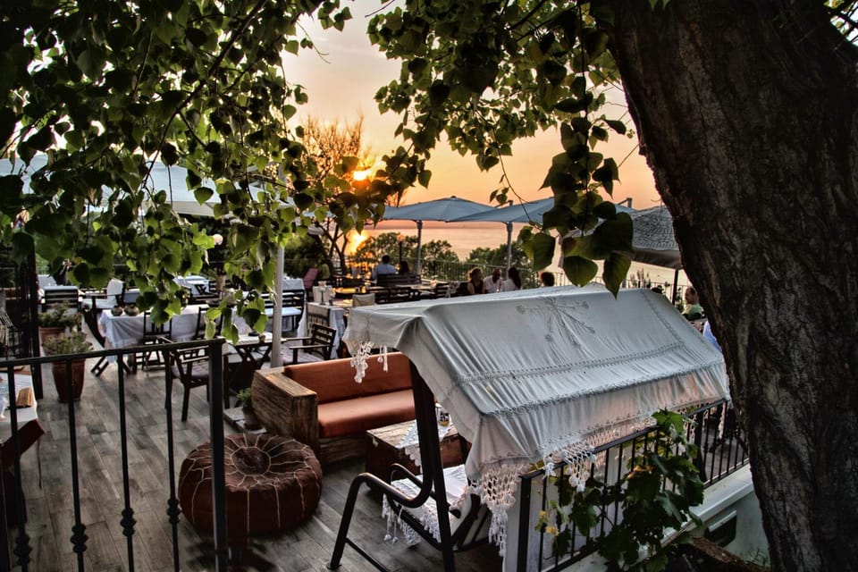 Patio, Natural landscape, View (from property/room), Balcony/Terrace, Dining area, Sea view
