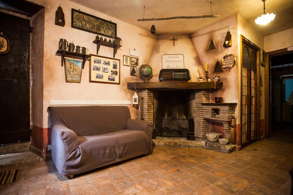 Communal lounge/ TV room