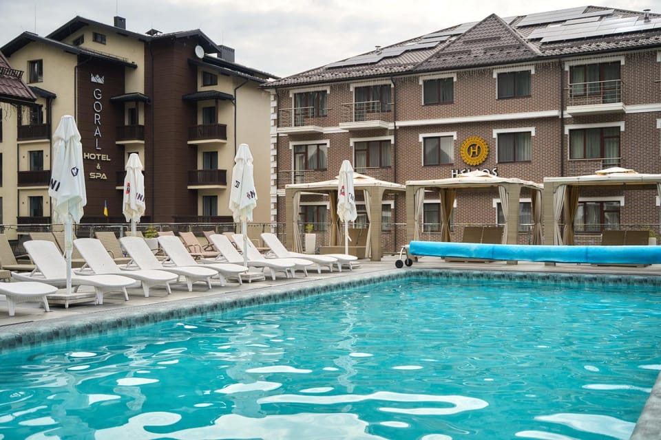 Day, Pool view, Swimming pool, sunbed
