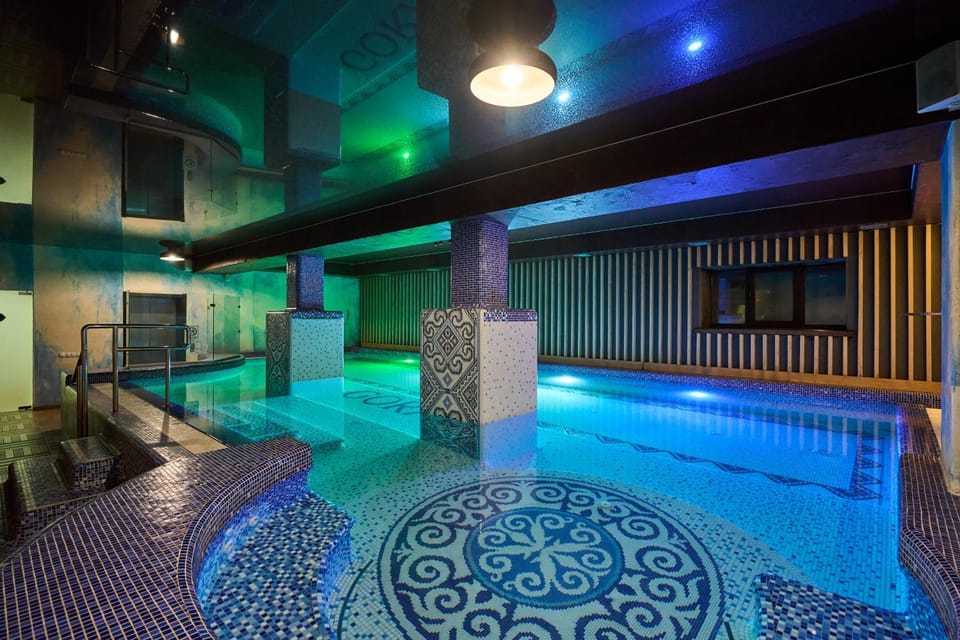 Swimming pool