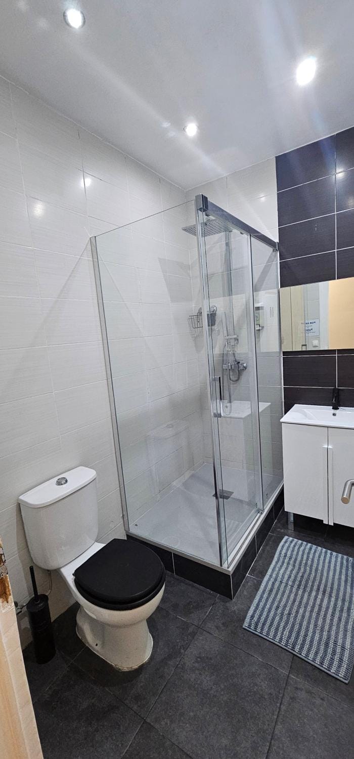 Shower, Toilet, Bathroom