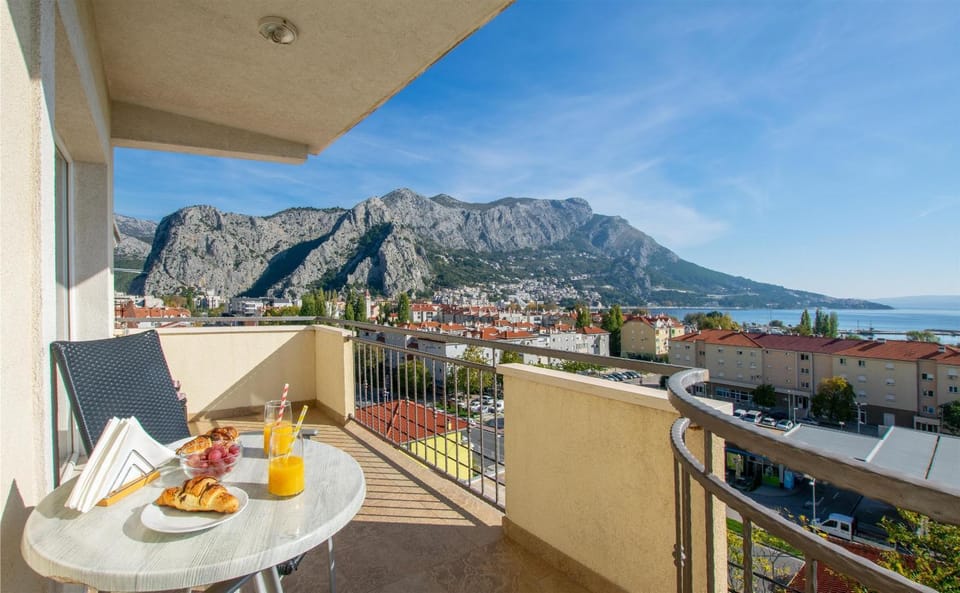 Balcony/Terrace, Mountain view, Sea view