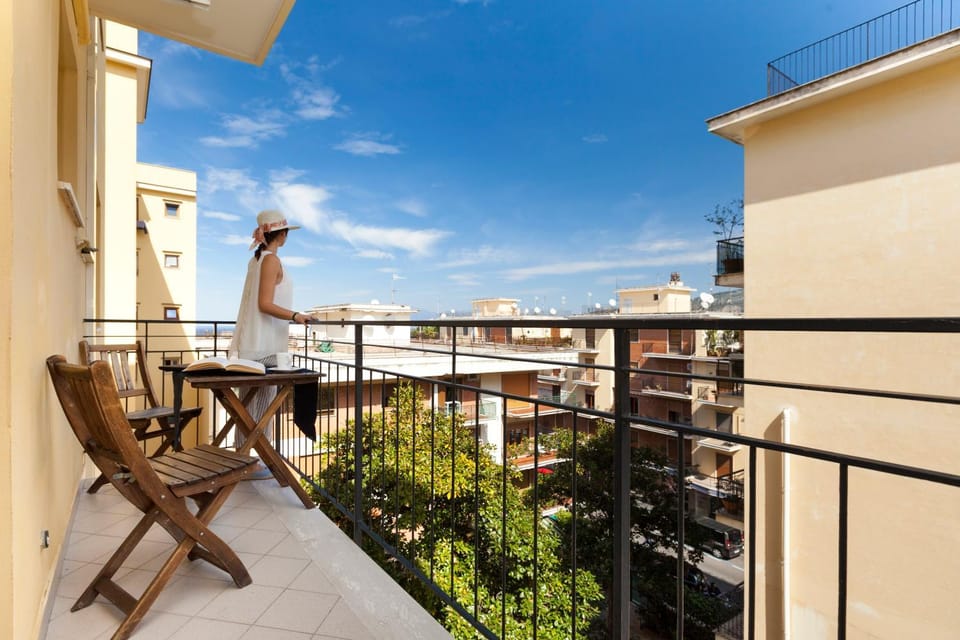 View (from property/room), Balcony/Terrace, City view