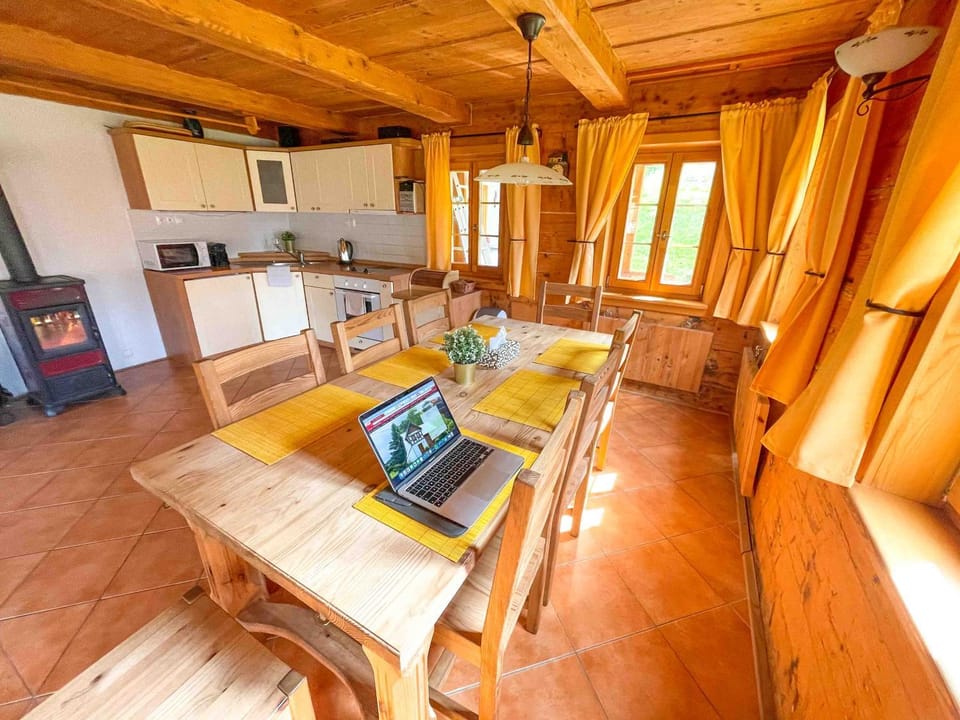 Communal lounge/ TV room, TV and multimedia, Coffee/tea facilities, Kitchen or kitchenette, Living room, Communal kitchen