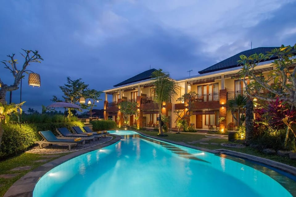 Property building, Swimming pool, Swimming pool