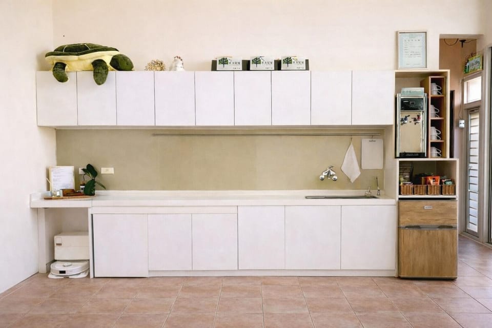 Restaurant/places to eat, Kitchen or kitchenette