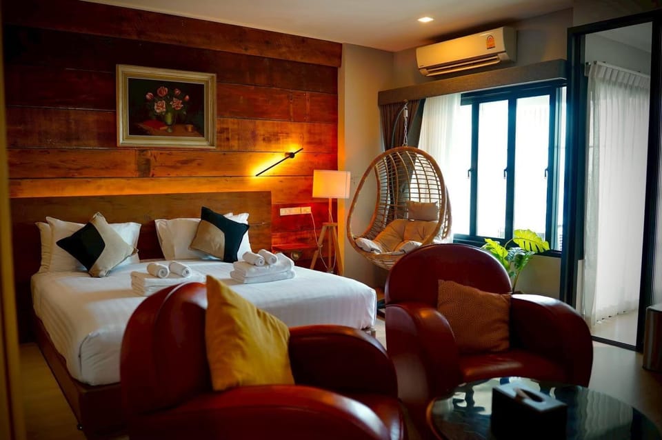 Photo of the whole room, Bedroom, air conditioner