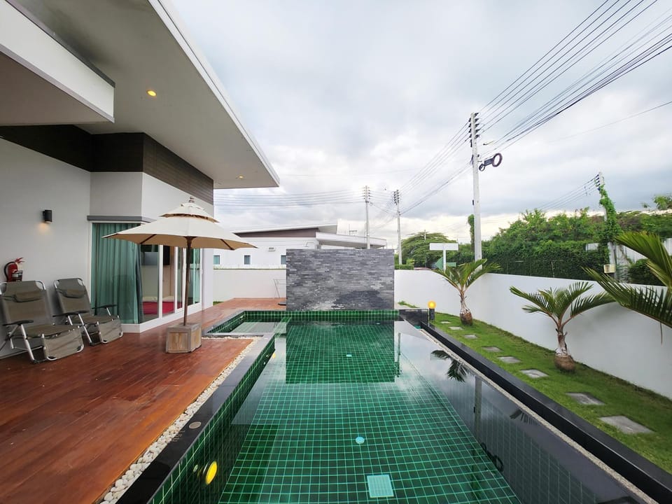 Property building, Swimming pool