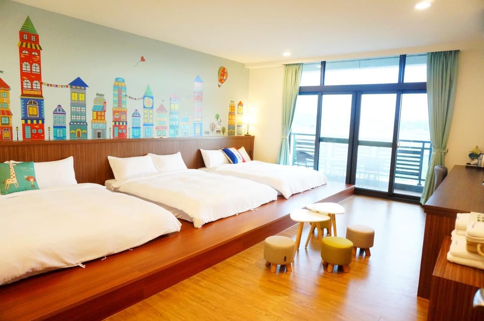 Bedroom, bunk bed