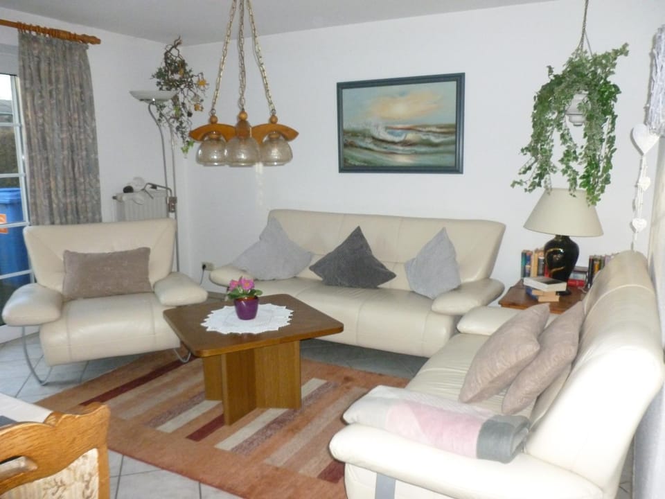 Living room, Photo of the whole room, Seating area
