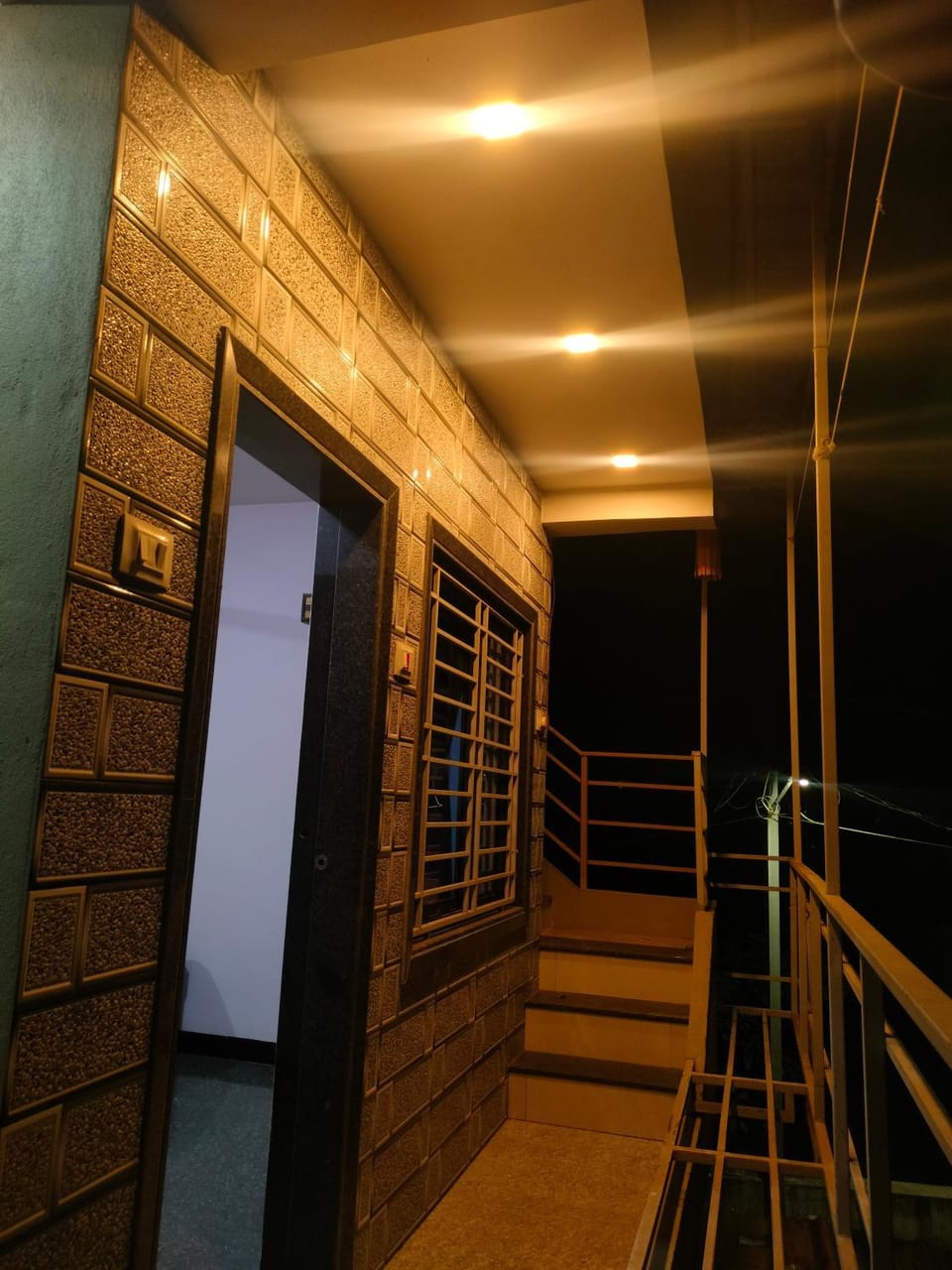 Adarsh Niwas Bed and Breakfast in Maharashtra