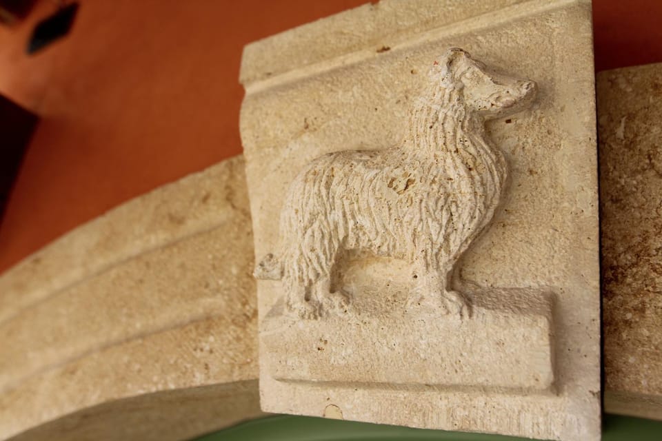 Facade/entrance, Decorative detail