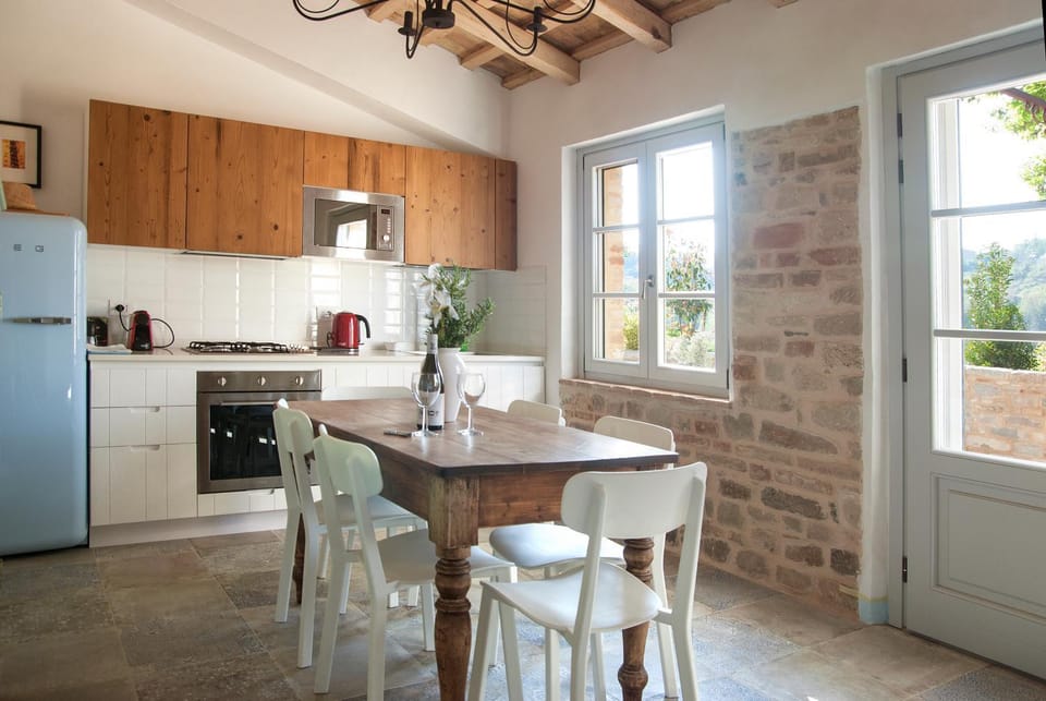 Kitchen or kitchenette, Dining area, dishwasher, minibar, pet friendly, stove