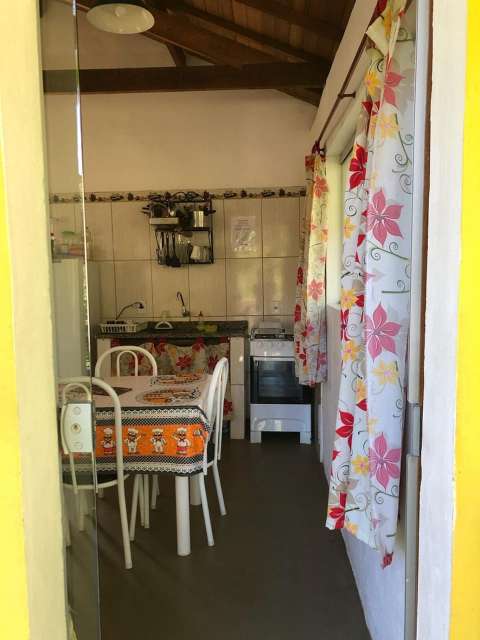 Communal kitchen, Area and facilities